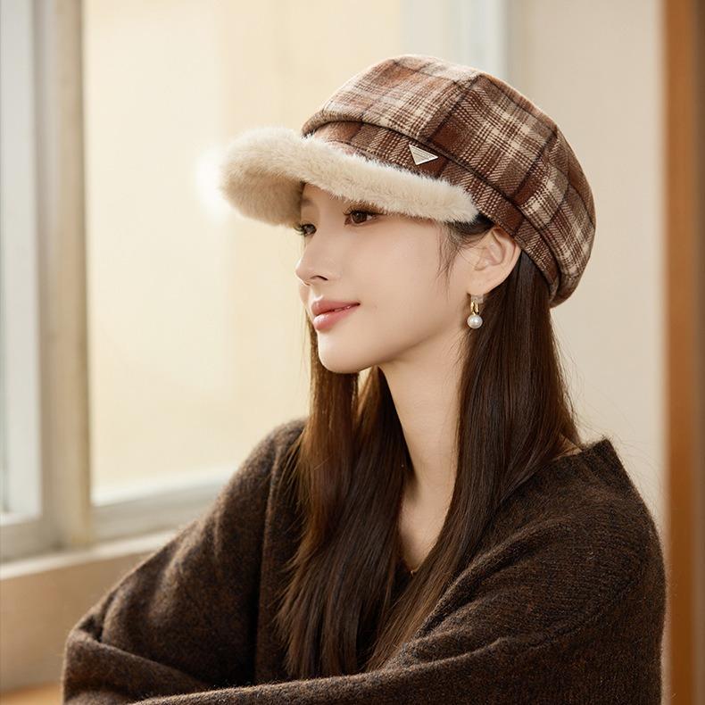 Autumn and Winter Hat Femininity Retro Plaid Striped Octagonal Hat Classic Plush Warm Thickened Painter Hat