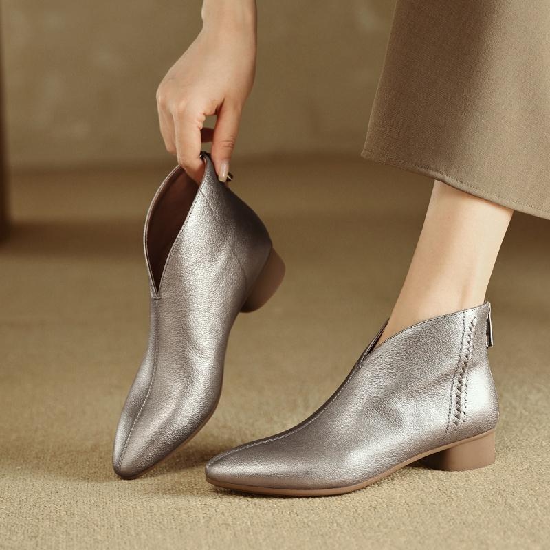 Fashion 2025 New Autumn Women Boots Genuine Leather Fashion Chelsea Boots for Women Pointed Toe Short Ankle Boots Med Heels Ladies Shoes