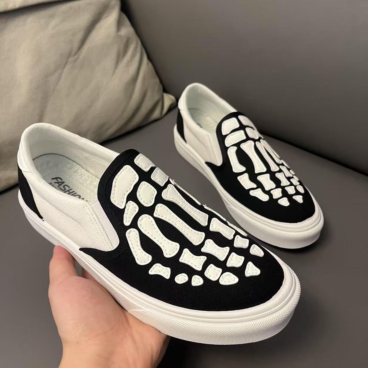 

Trend Men Canvas Casual Shoes Bone Flat Sneaker Young Man Street Cool Slip-on Loafers 44 чорний