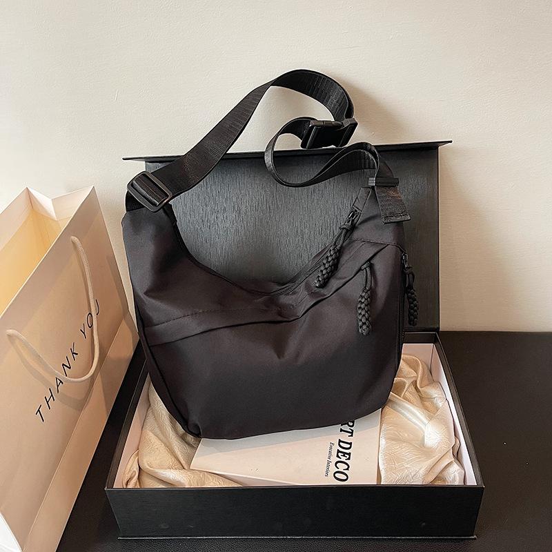 Waterproof Nylon Hobo Crossbody Bag, Adjustable Wide Strap Braided Zipper Pull Shoulder Bag For Women Daily Travel Casual Streetwear