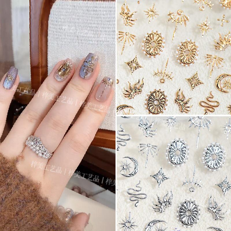 

Retro Star & Moon 5D Snake Relief Nail Stickers - Baroque Style Decorations