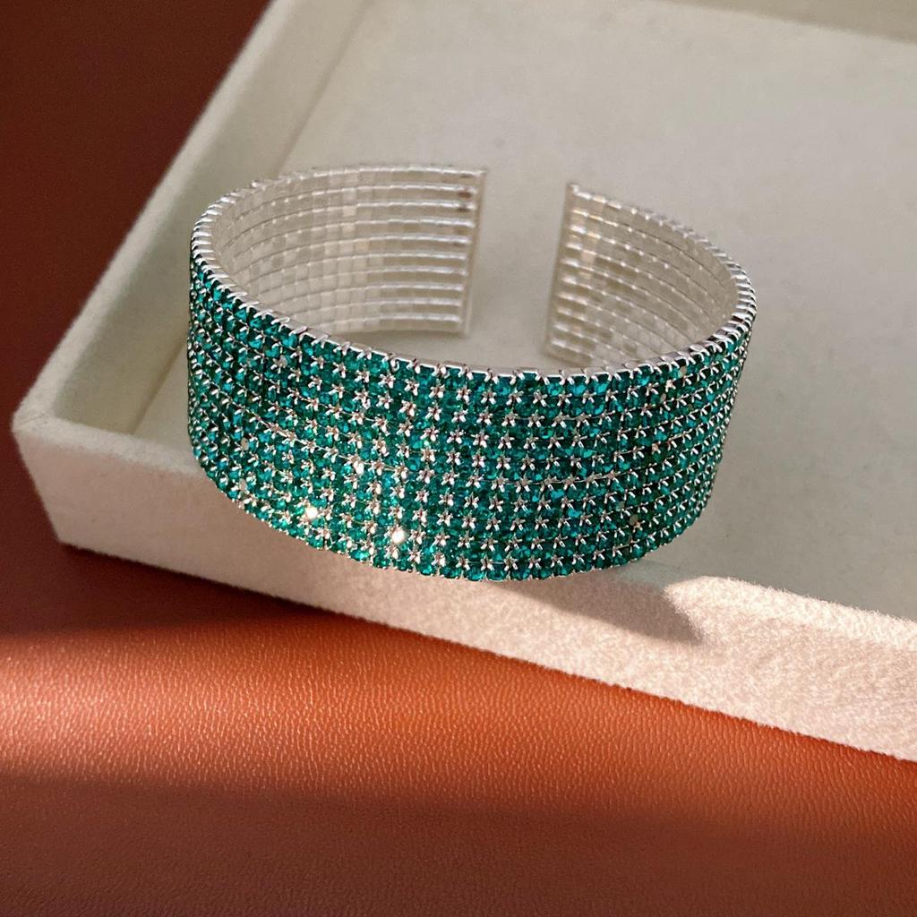 Exquisite Diamond-Inlaid Multi-Layer Elastic Bracelet: Elegant, Fashionable Hand Jewelry