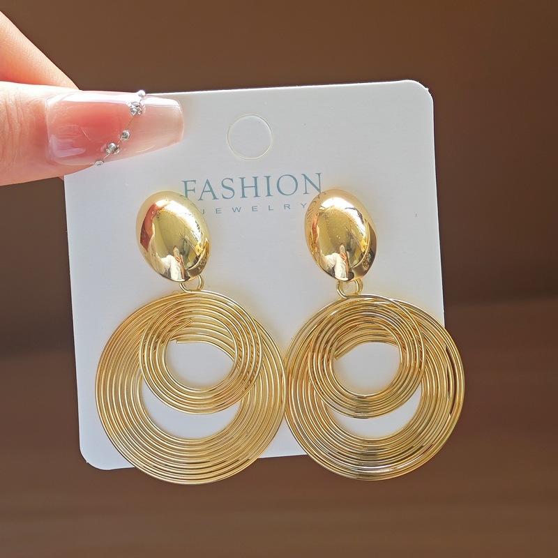 Minimalism Personality Metal Drop Earrings for Women Leaf Round Water Droplet Butterfly Twist Metal Earrings Geometry Zircon