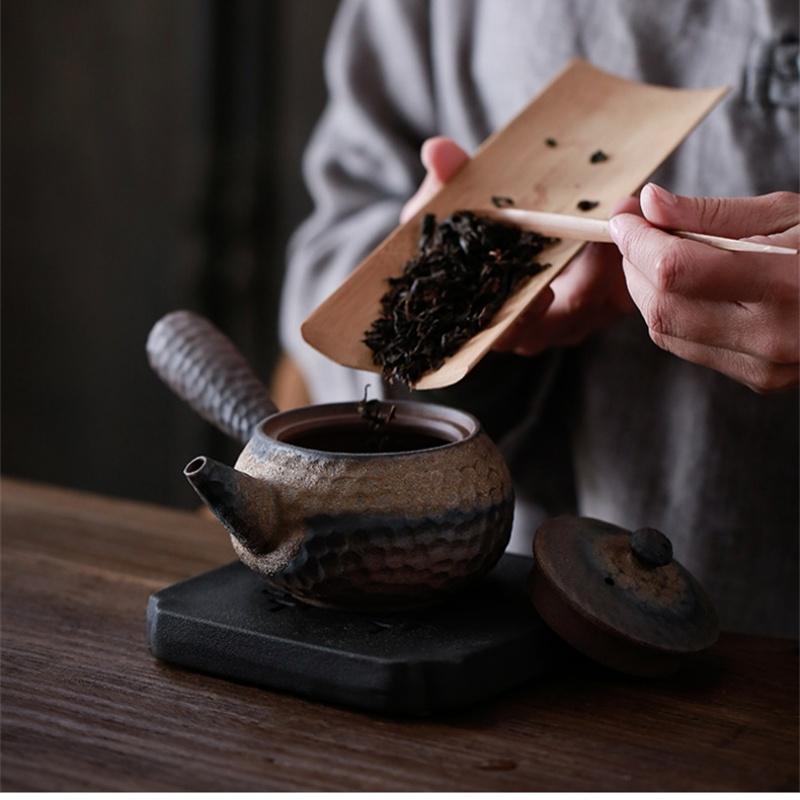 Grobes Steingut Teekanne mit Seitengriff Handgefertigt Hämmerdekor Teekanne Vergoldete Eisen glasur Retro Kung Fu Teekanne Teeverkostung