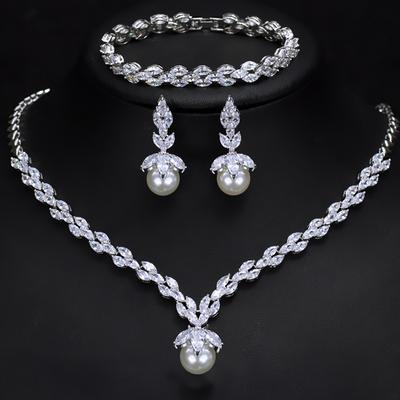 Bridal Zircon Chain Set, Shell Pearl Bracelet, Earrings And Necklace Three-Piece Set.