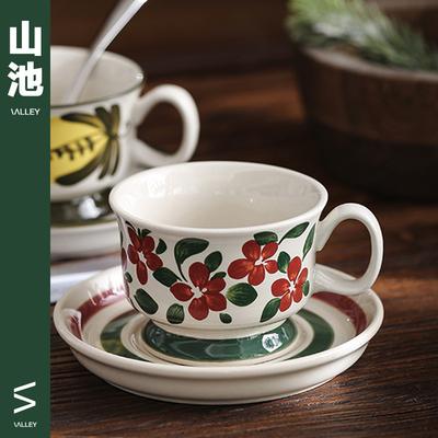 Retro Light Luxury Green Leaf Safflower Holly Coffee Cup Saucer Hand-Painted Medieval Ceramic Cup Flower Afternoon Teacup Set