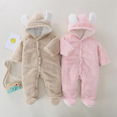 "Wintertauglicher Kurzarm-Overall für Neugeborene: Dickes, warmes Outdoor-Krabbeloutfit"