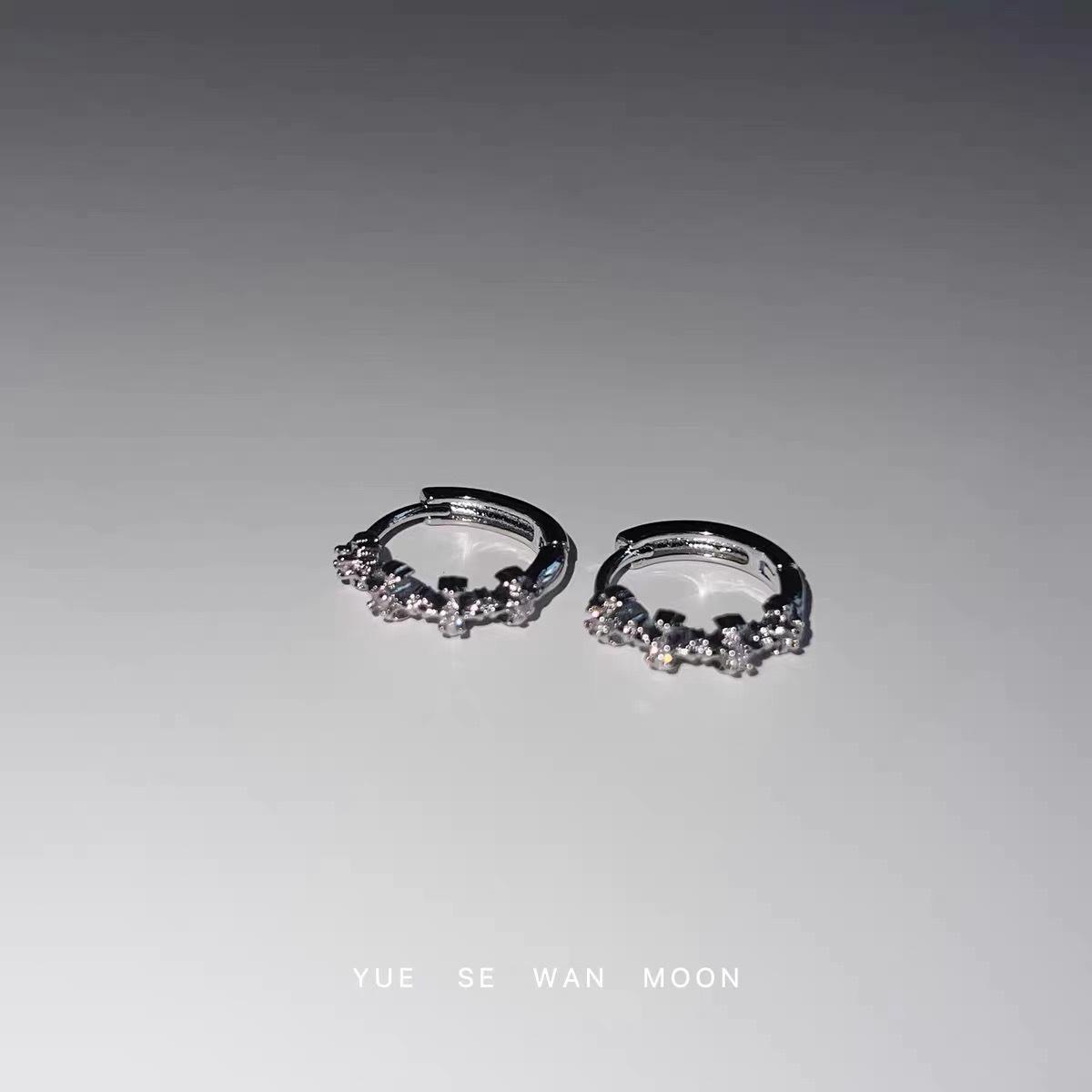 Heart Zirconia Cross Hoop Earrings for Women - Korean-Style, Simple, Versatile, Exquisite, and Fashionable.