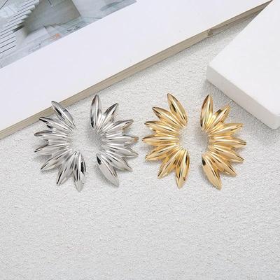 Geometrische Blumen Ohrstecker: Trendige, minimalistische, hochwertige Party-Accessoires