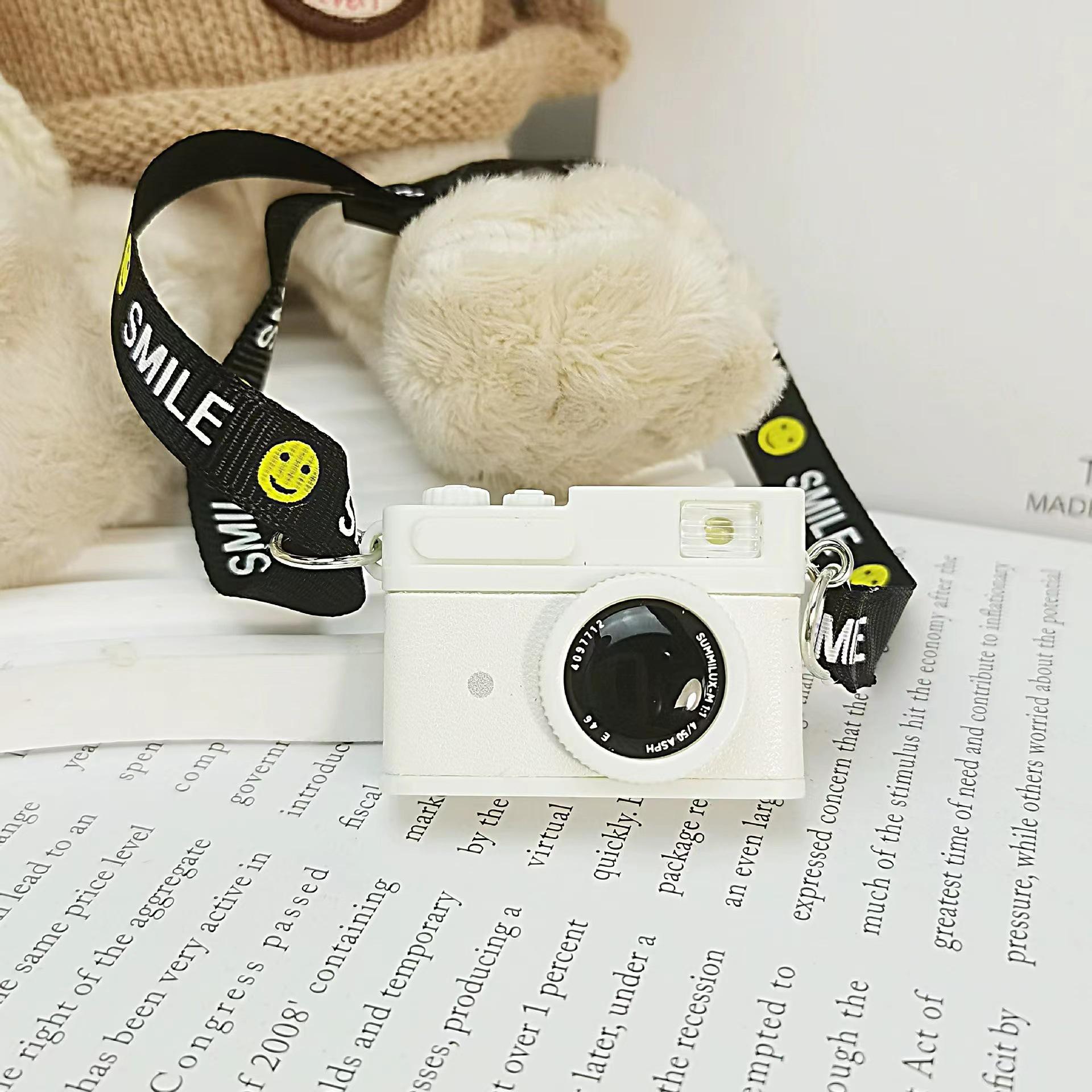 3D Flashing Camera Keychain with LED, Sound, and Light - Vintage Camera Doll & Bag Accessory Gift Camera with Hole and Screw
