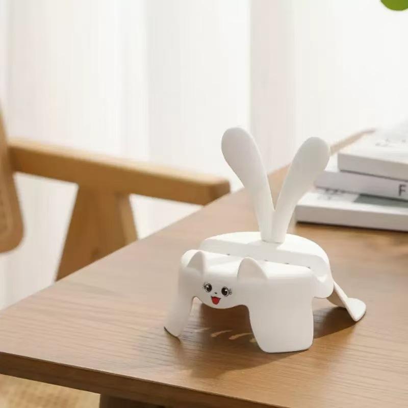 Adorable Kitten Mobile Phone Stand - Perfect for Desktop or Bedside Use