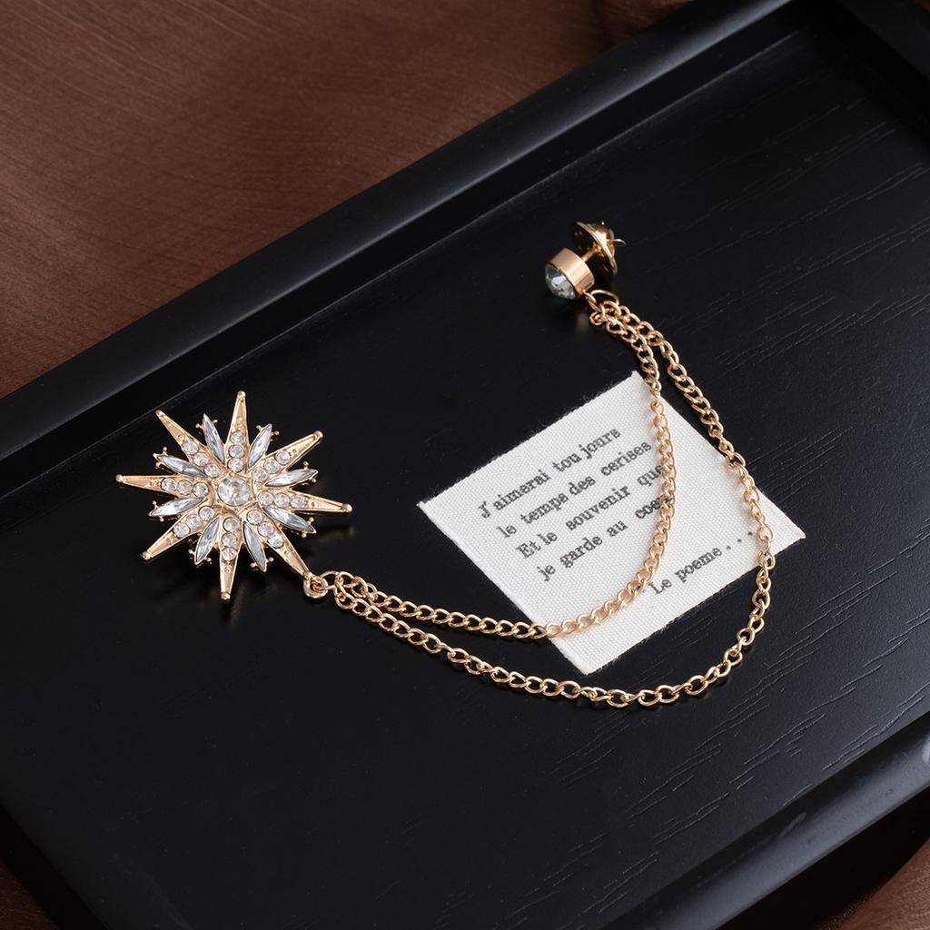 Personalized Brooch with Crystal Heart Brooch for Fashion Snowflake Geometric Creative Suit Pin