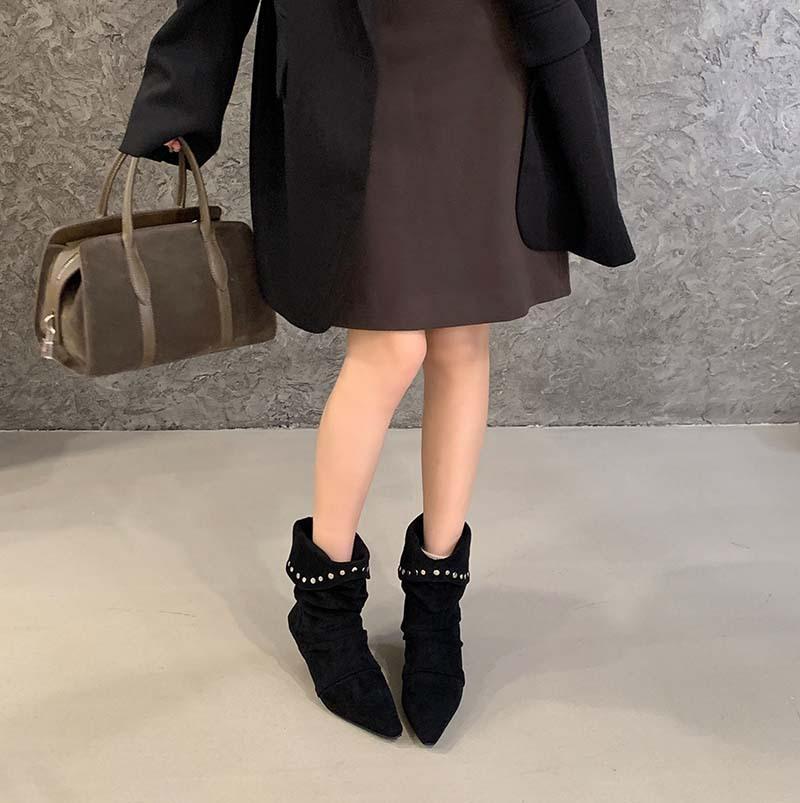 European and American fashion rivet pleated piled boots women's 2025 new suede small square heel temperament short boots