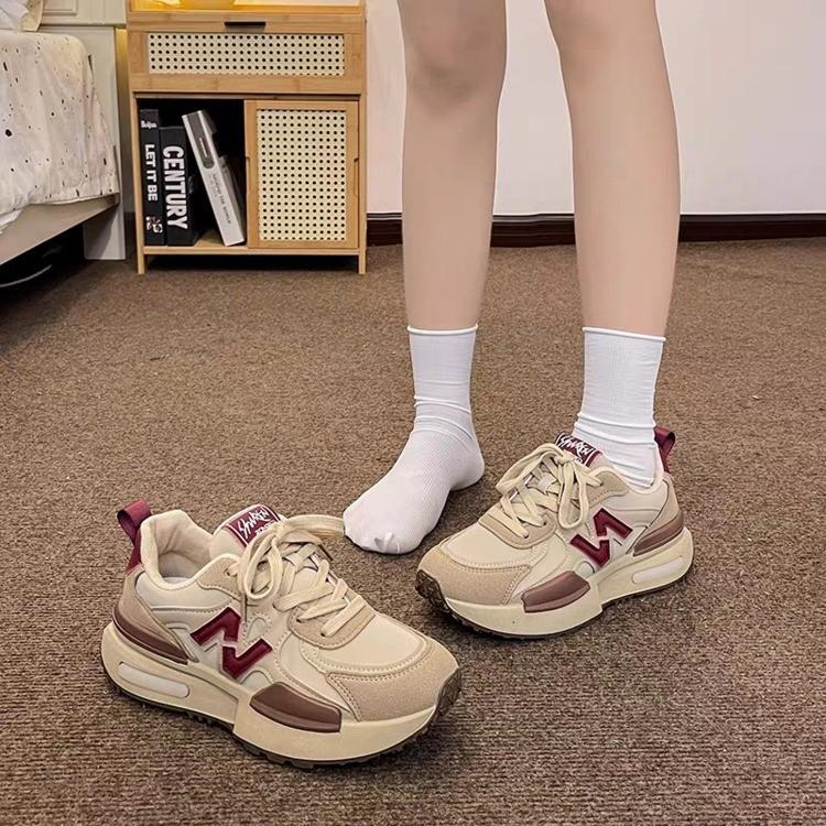 

Маленькие белые туфли повседневные кроссовки женские туфли 2025 новые туфли для папы женские туфли для увеличения внутренней высоты универсальные повседневные туфли для моральных тренировок женские туфли 35 красный