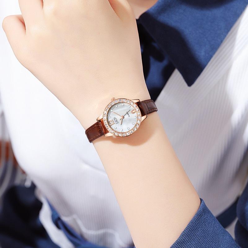Ladies Light Luxury Fritillary Dial Gypsy Star High Value Student Quartz Waterproof Belt Watch