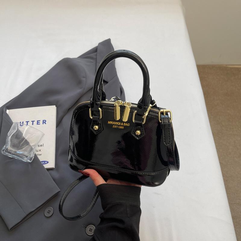 

High-end small bag women s summer fashion new niche messenger bag portable shell bag