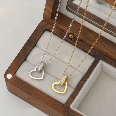 Necklaces Design Sense of Exquisite Commuter Style Love Pendant for Women Charms Fashion Vintage Pendant Jewelry