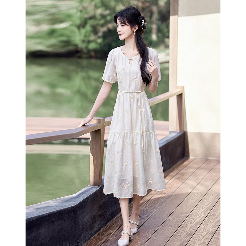 Design Sense Niche Fashion Temperament Slimming Dress for Small Figures