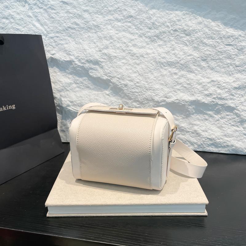 New Messenger Bag Temperament Retro Versatile High-end Niche Design Box Bag Single Shoulder Messenger Small Square Bag