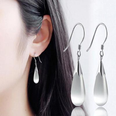 Korean-Style Teardrop Cat's Eye Stone Earrings – Elegant, High-End Niche Design for Women, Perfect Valentine's Day Gift.