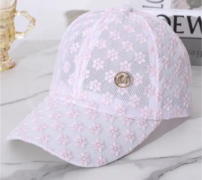 Lace Floral Pattern Baseball Cap Breathable Lightweight Adjustable Sun Hat with M Embroidery for Spring and Summer Outdoor Activities
