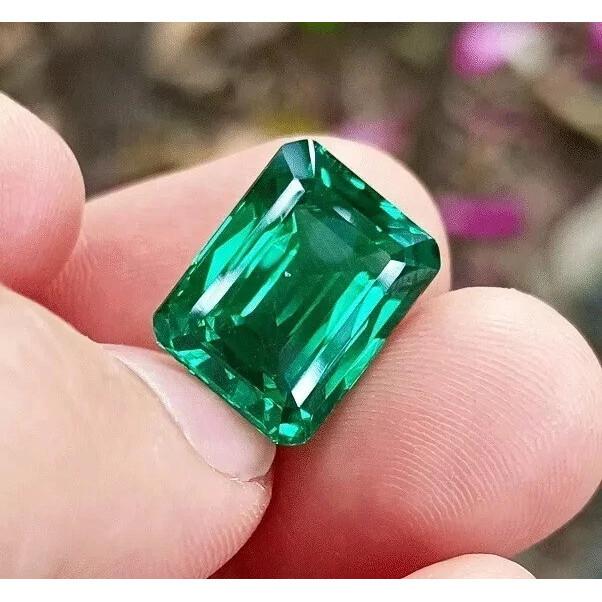 Natural Green Emerald Emerald Cut 14+ Ct Flawless Certified Loose Gemstone