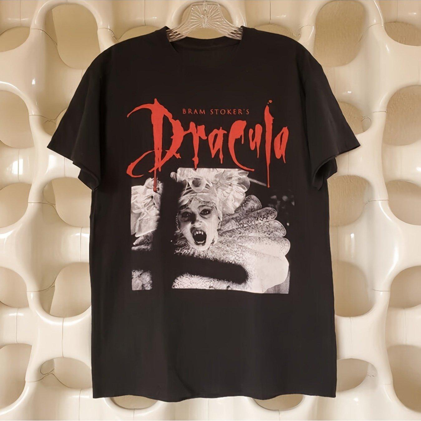 

Retro Bram Stoker Dracula Movie Pattern Tshirt for Men Summer New Item Suitable for Both Men and Women Casual Tshirt as the picture14836