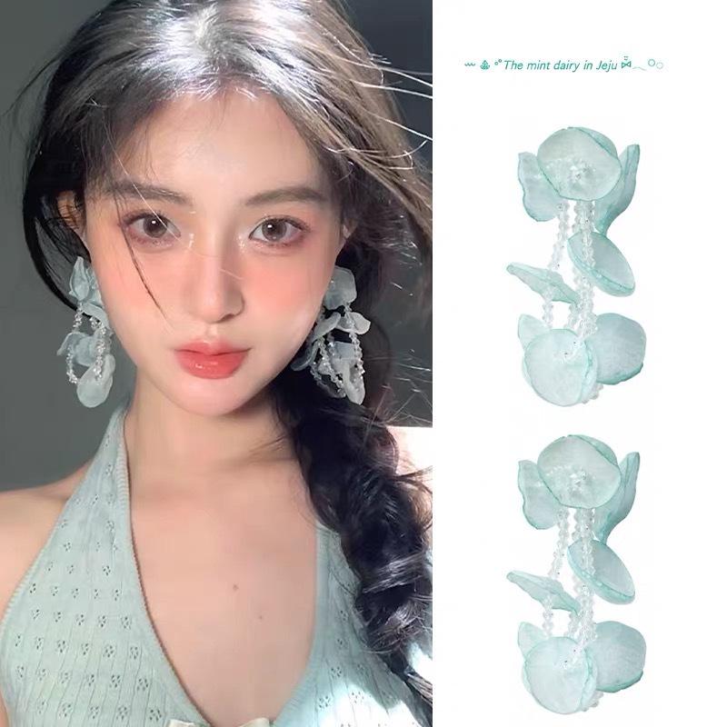 Light Luxury Flower Pattern Tassel Earrings: Niche Design with High-End Versatile Appeal