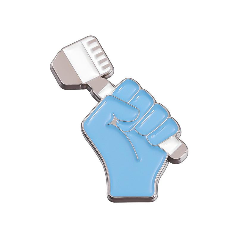 

Whimsical Blue Cartoon Syringe Brooch Eyecatching Alloy Pin For Healthcare Enthusiasts QHXZ2438