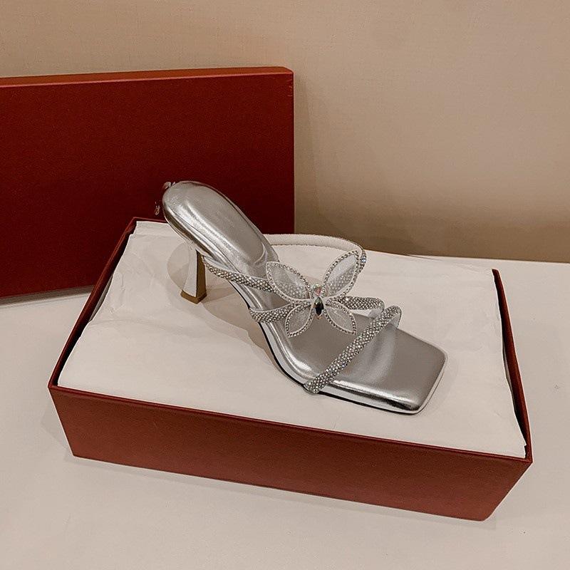 

Great good to wear cool slippers for women to wear in summer, stepping on shit, bow rhinestones, sexy high-heeled sandals 40 серебряный