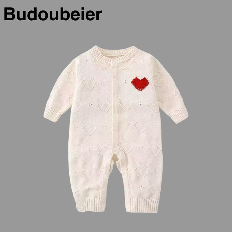 

British Baby Spring and Autumn Outfit for Girls, Stylish Heart-Patterned Romper for Full Month and 100-Day Celebrations, Suitable for Outings Beige 59 yards