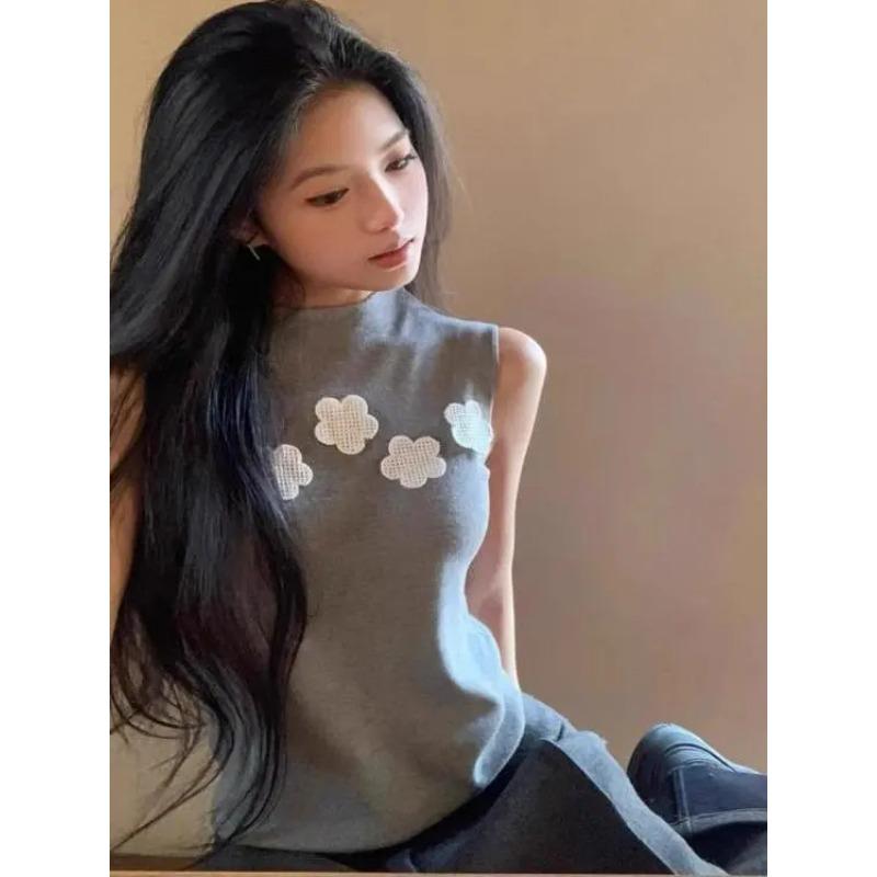 

Women Gray 3d Flower Applique Mock Neck Sleeveless Knit Tank Top S серый