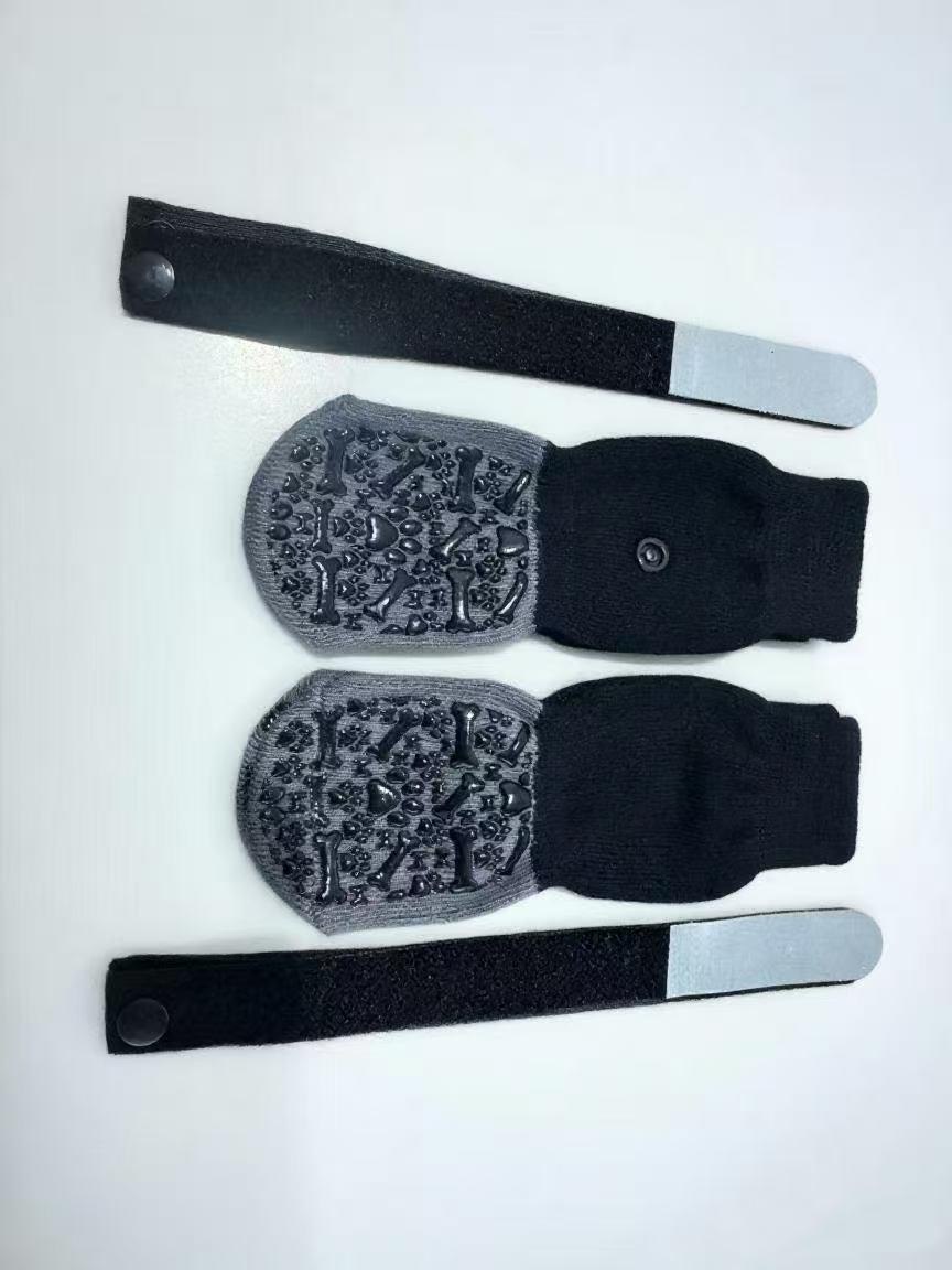 

Водонепроницаемые нескользящие носки и обувь для крупных собак - всесезонная обувь для питомцев L Large 7.5*18CM 30-40 lbs Four Pieces