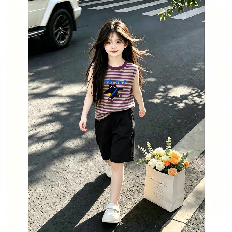 Korean-Style Girls' Striped Patchwork Tank Top Set - Summer Two-Piece Sleeveless Outfit for Medium and Older Children.