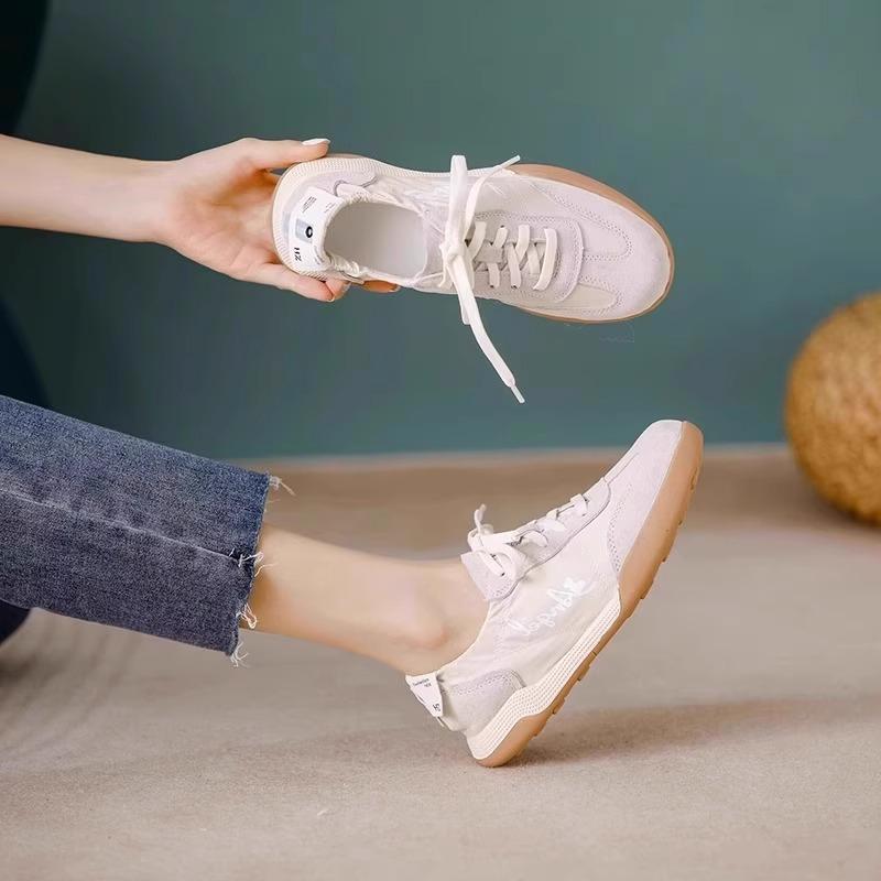 Scarpe bianche con plateau da donna scarpe per l'allenamento morale 2025 nuove scarpe estive celebrità di Internet versatili super popolari scarpe Forrest Gump scarpe da ginnastica casual