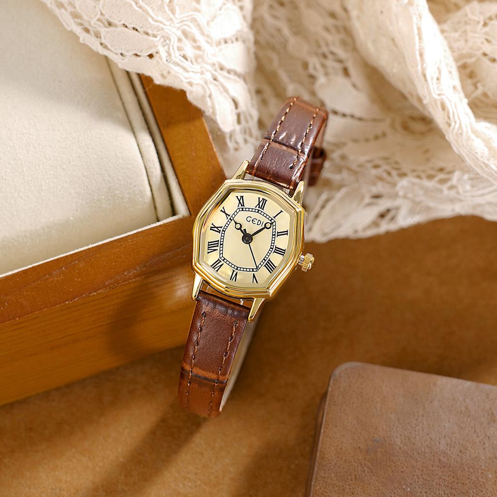 Vintage Roman Exquisite Small Wine Barrel Shape Student Watch Niche High Value Bamboo Pattern Leather Quartz Watch