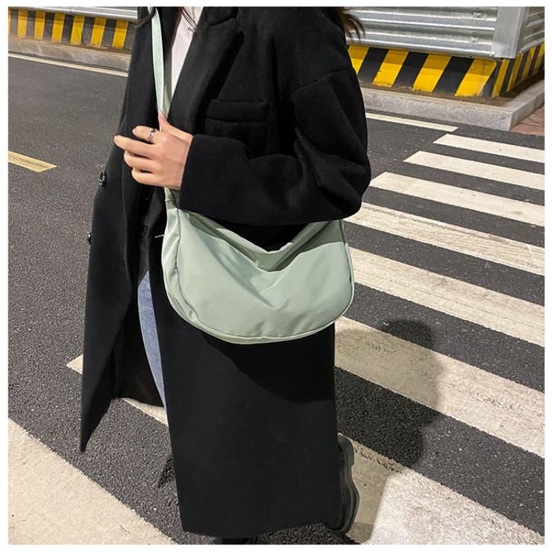 Oxford Cloth Crescent Bag for Women Lightweight Casual Shoulder Crossbody Handbag