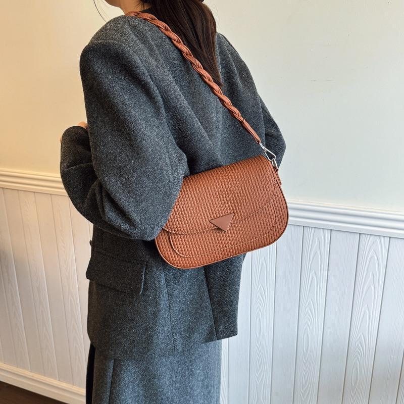 Simple and fashionable small bag women's new fashion trend shoulder bag retro casual messenger saddle bag