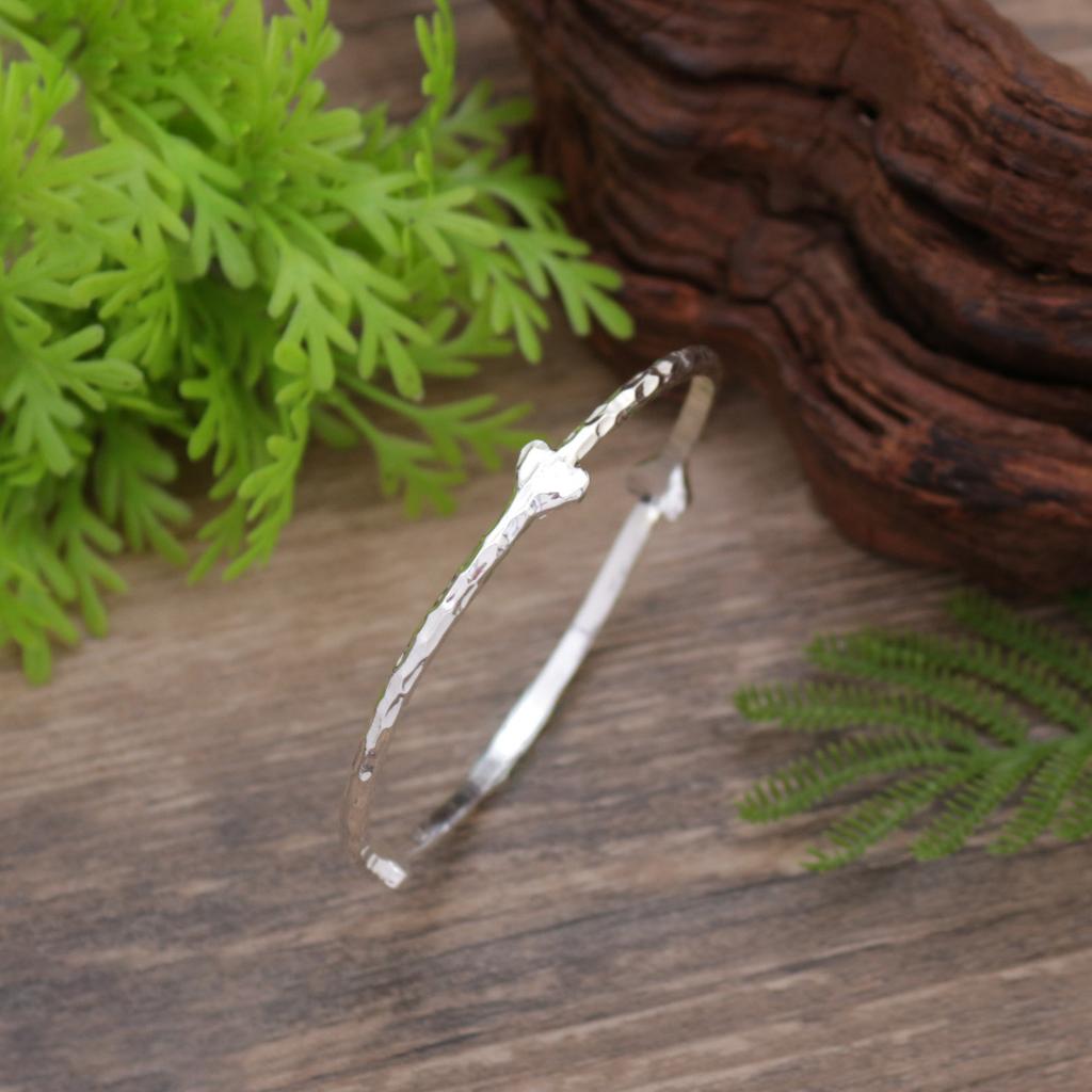 New love knock pattern closed bracelet, women's fashion advanced sense closed heart bracelet