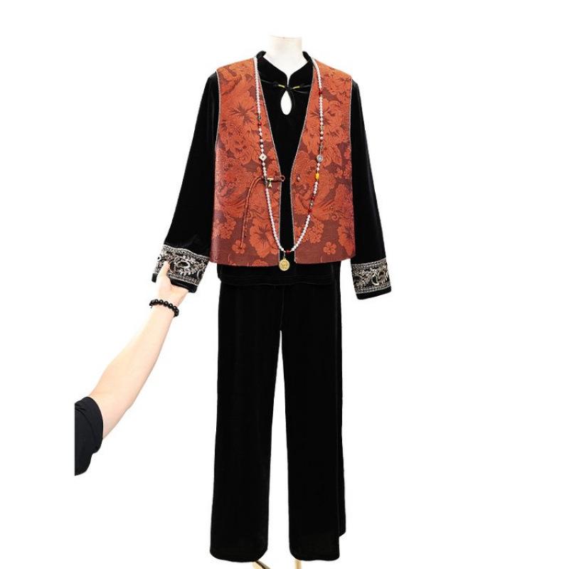 

Mother s Elegant Spring Vest Set: Modern Gold Velvet Suit for Middle-Aged Women, Perfect for Weddings and Banquets 4XL [Recommended 135-150 pounds]