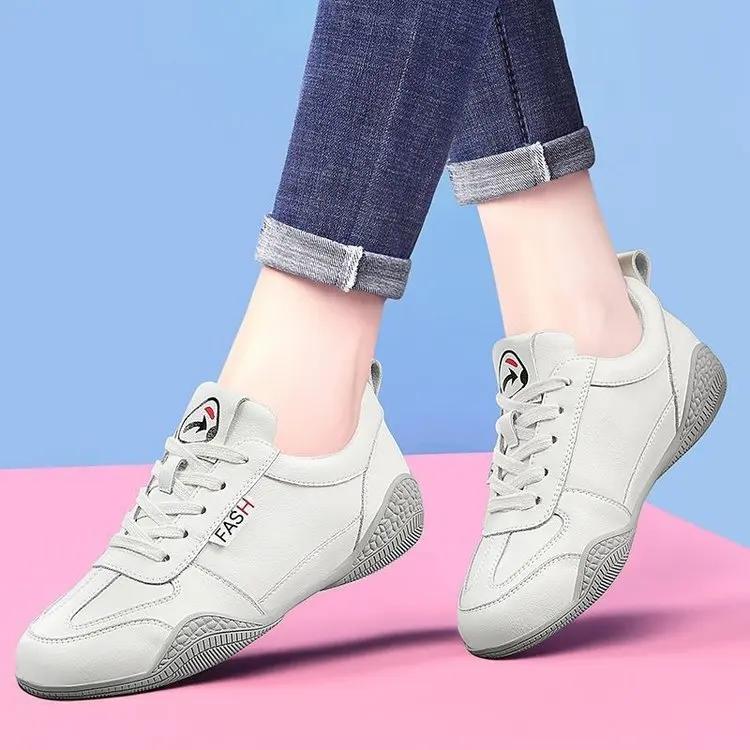 Fashion Women Shoes 2024 New Casual Lightweight Sports Shoes WomenBreathable Little White Platform Shoes White Sneakers Women
