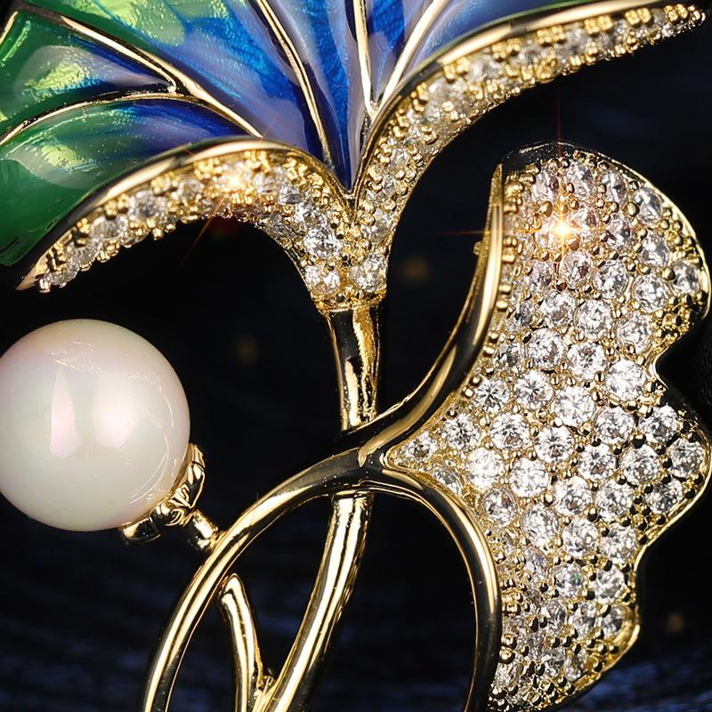 Bo Xin Yun High-End Ginkgo Leaf Enamel Brooch with Zirconia and Pearl Accents