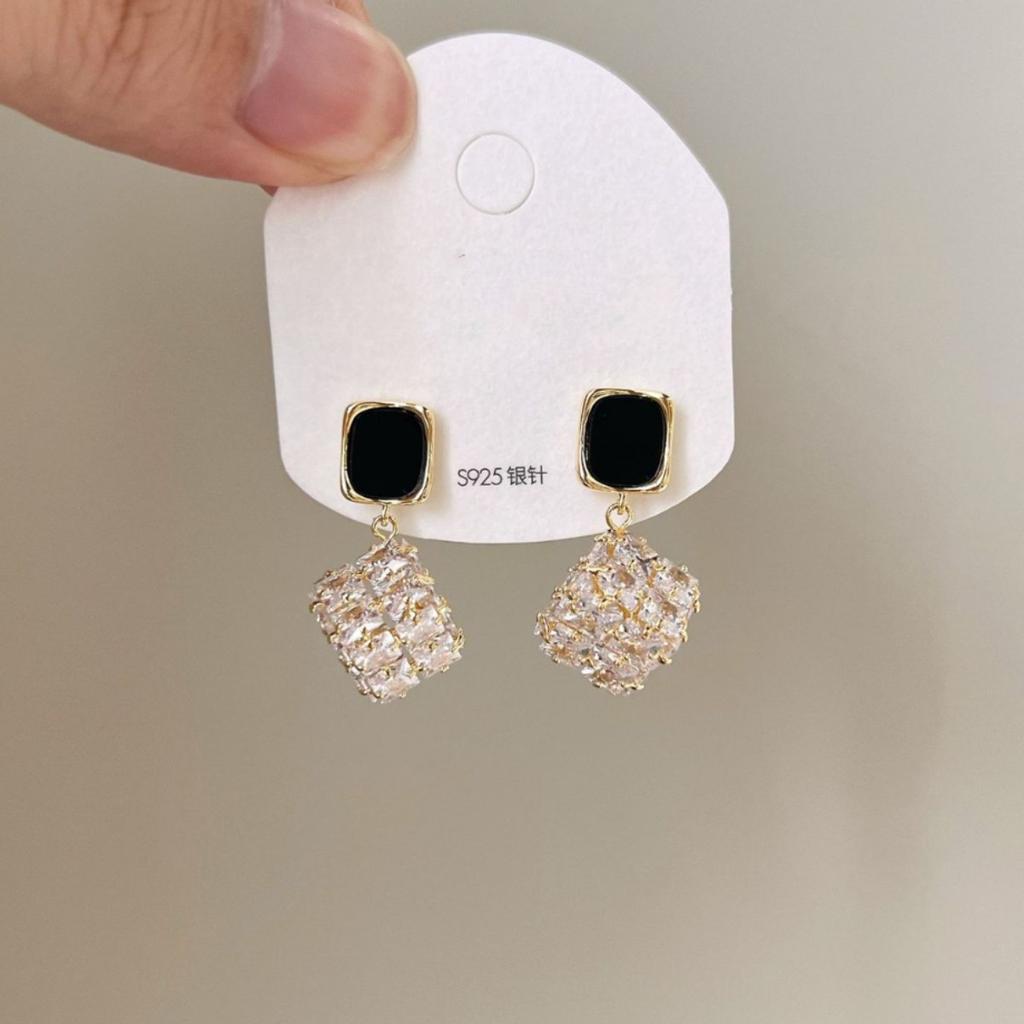High-end square zircon earrings, fashionable commuting earrings, women's light luxury personalized earrings
