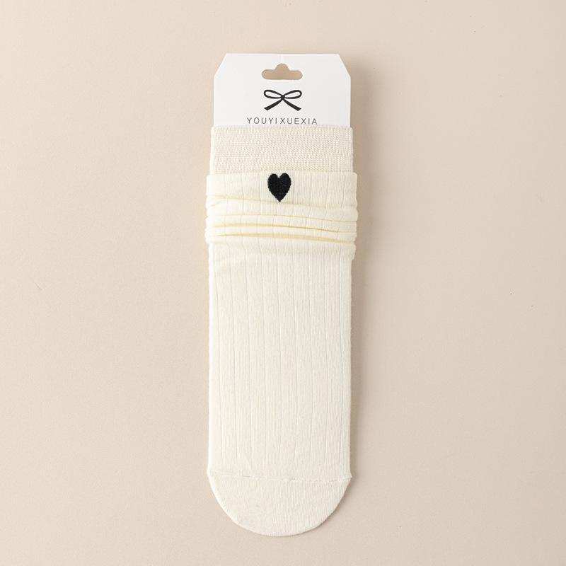 5/10 Pairs Comfortable Casual and Versatile Women's Autumn Winter Mid Calf Socks with Embroidered Heart Cotton Long Socks Cute Cotton Socks