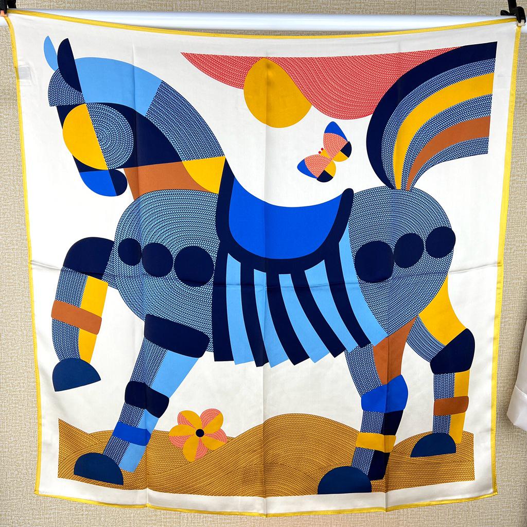 Guochao Lotus Landscape 100% Mulberry Silk Scarf - Versatile Women's Square Shawl