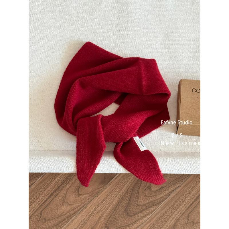 A Versatile and Warm Neckerchief Headscarf Shawl and Scarf for Women in Autumn and Winter