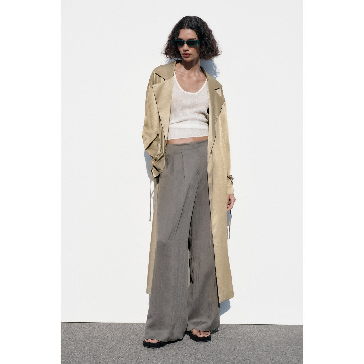 

CREASED-EFFECT FLOWING TRENCH COAT