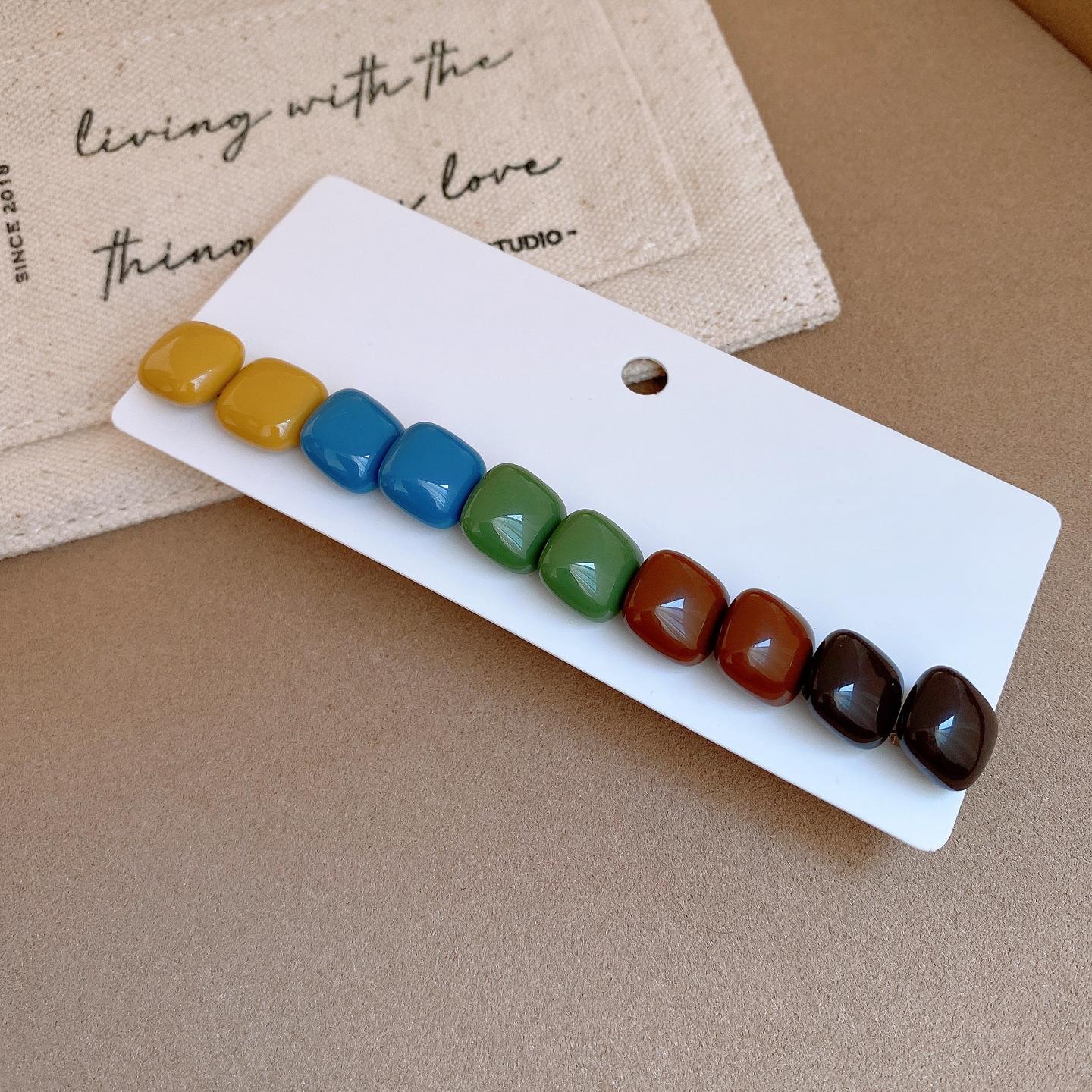 Mori retro Maillard square resin earrings, stud earrings, simple personalized earrings.