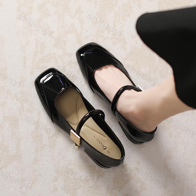New Style Red Black Apricot Silver Mary Jane Women's Shoes Small Leather Shoes Season Match Skirt Square Head Shallow Mouth
