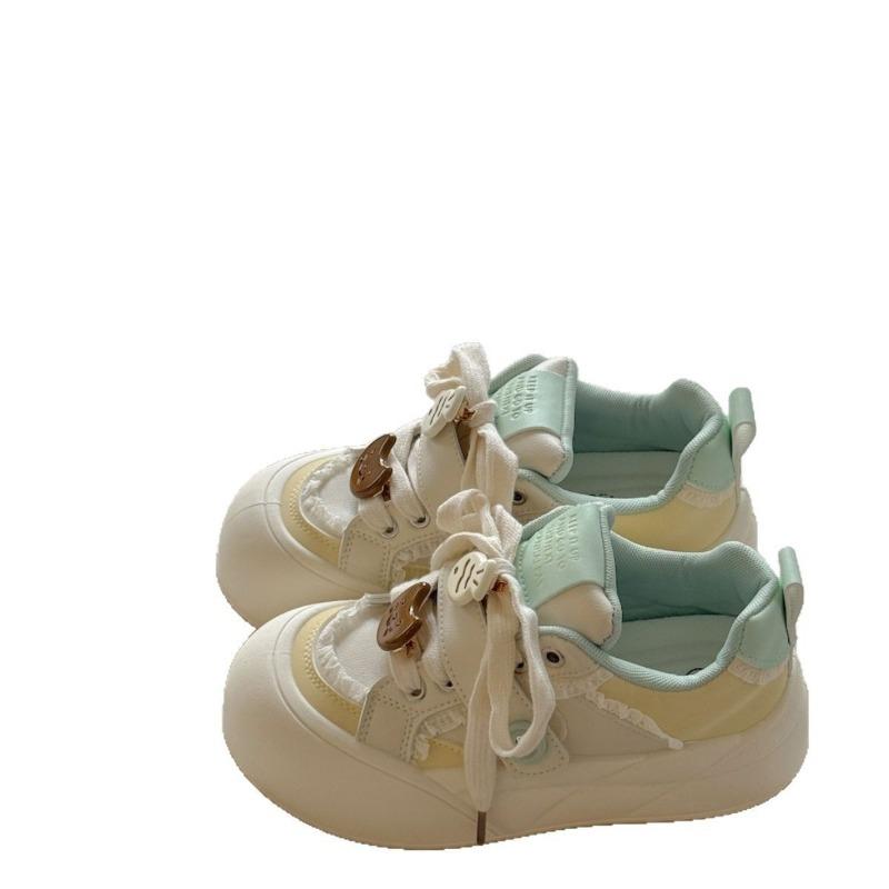 Niche Macaron Platform White Shoes Women's Versatile Bread Shoes Sports and Leisure Board Shoes Tide